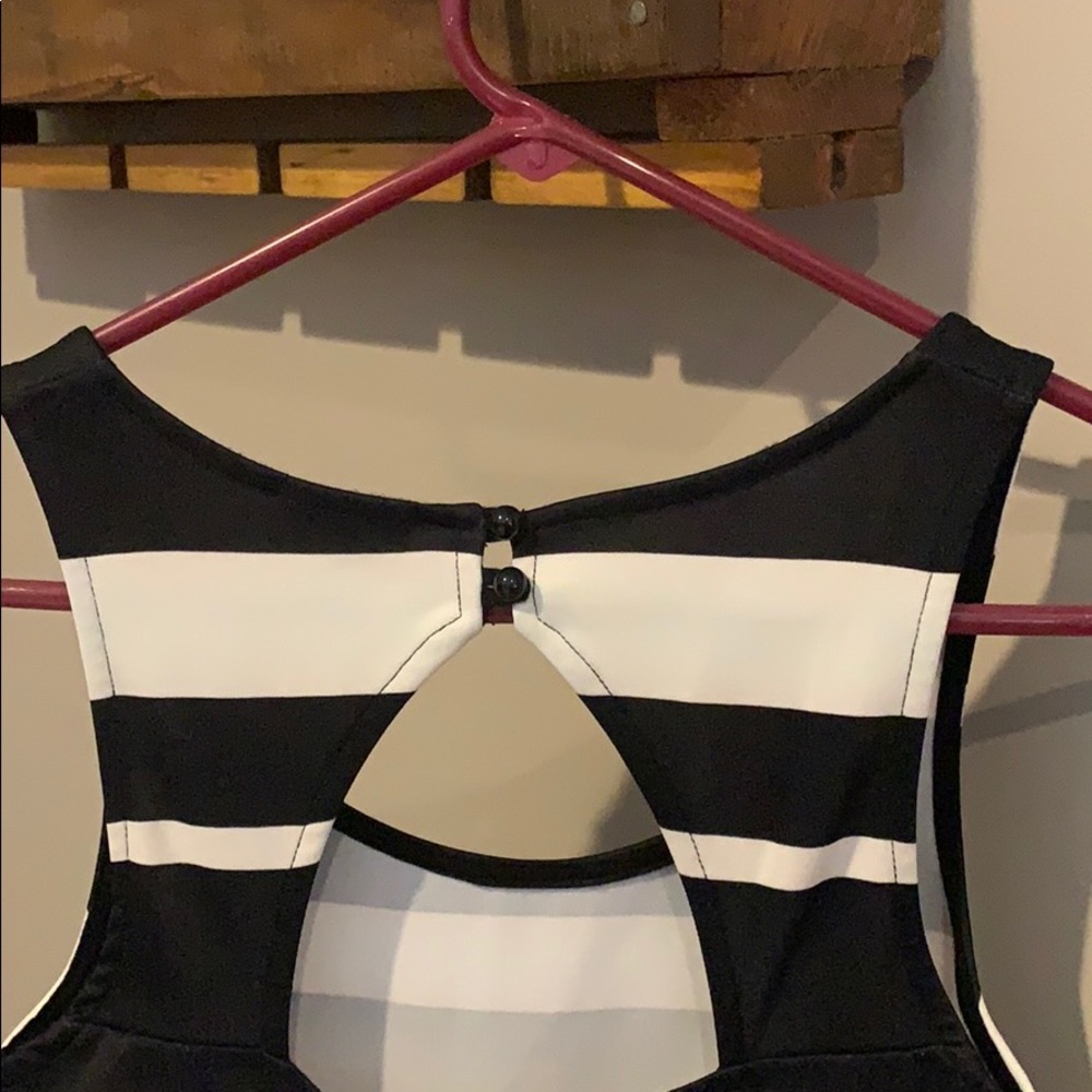 Dress - Picture 4 of 5